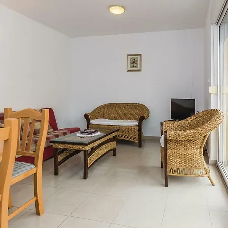 公寓 Two-bedroom In Kožino